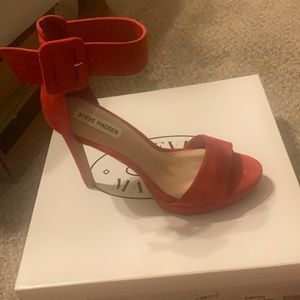Steve Madden sandals never worn